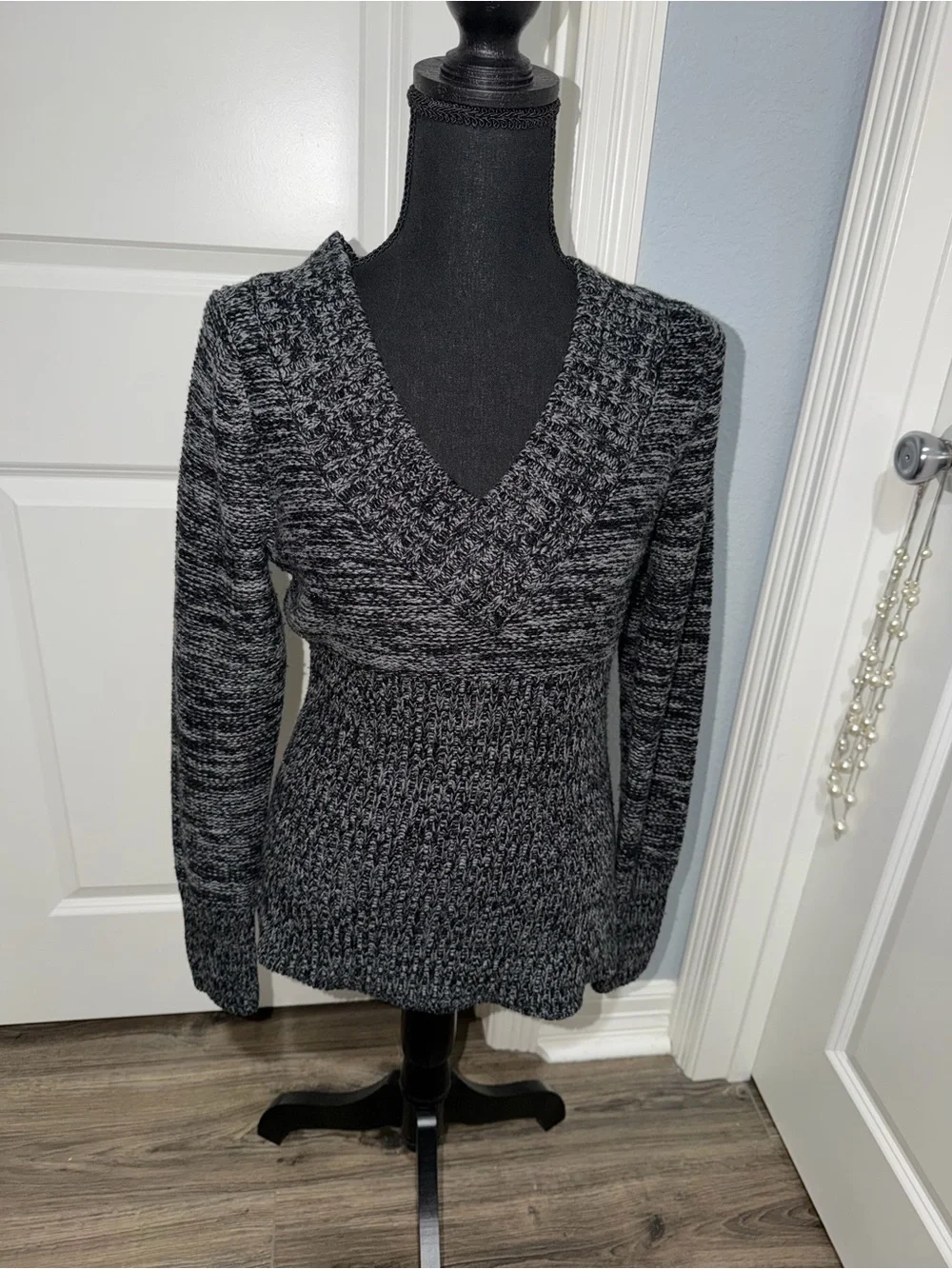 Arizona Jean Company Women's V-Neck Marled Sweater - Black, Gray size large